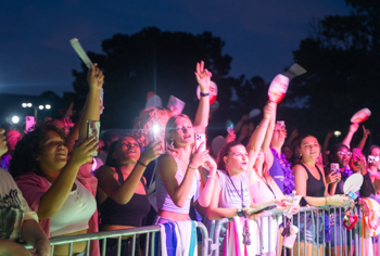 NSU students cheer on 