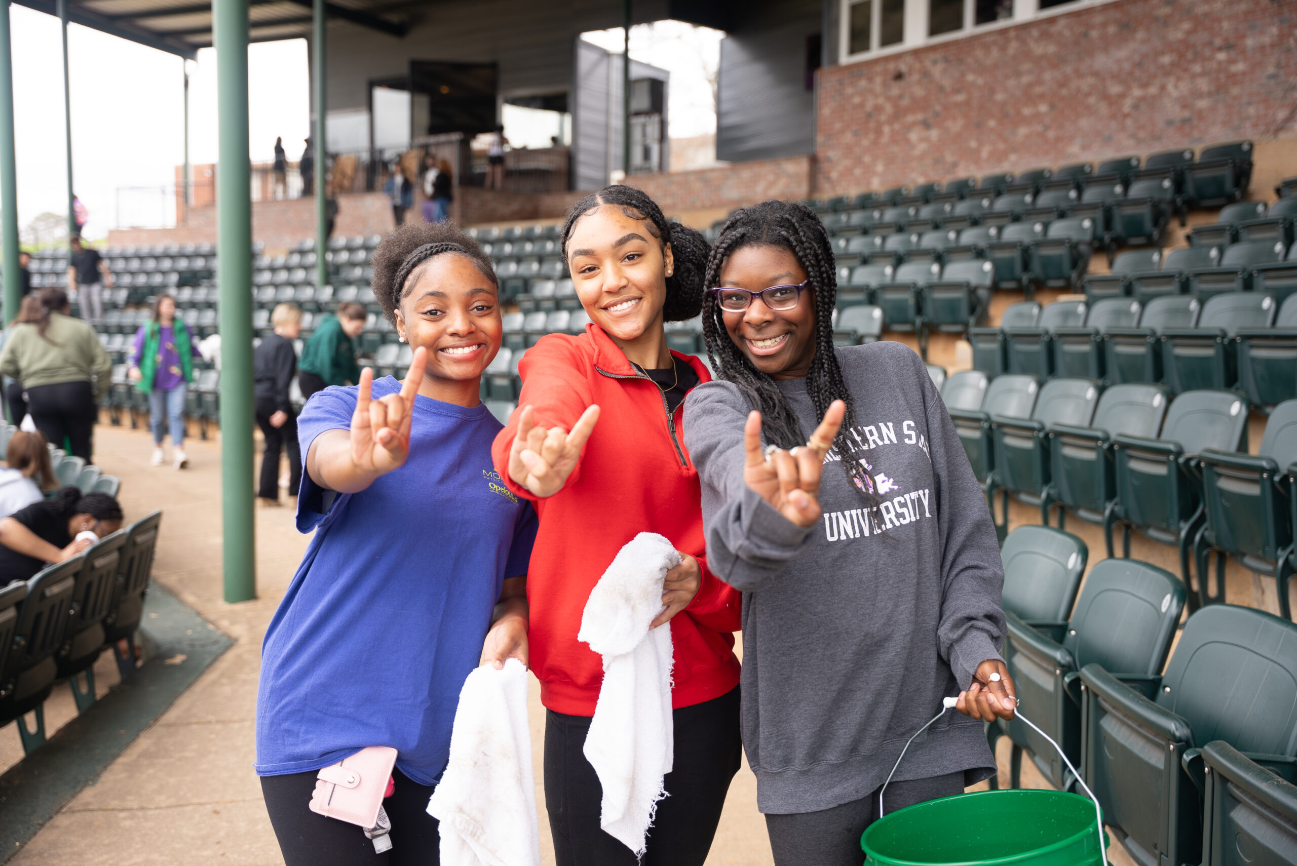 NSU students volunteer in athletic facilities