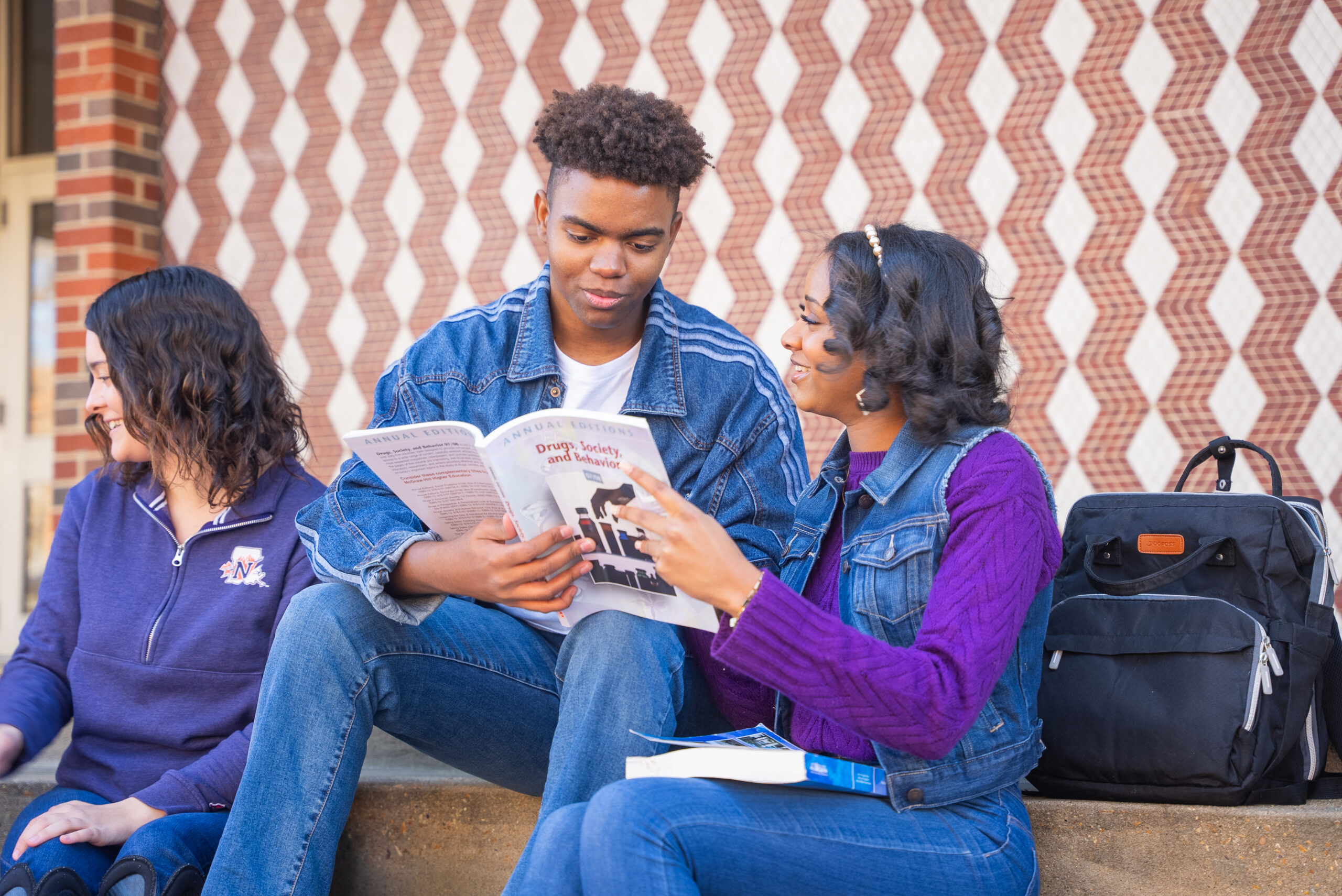 NSU students study outside of Kyser Hall