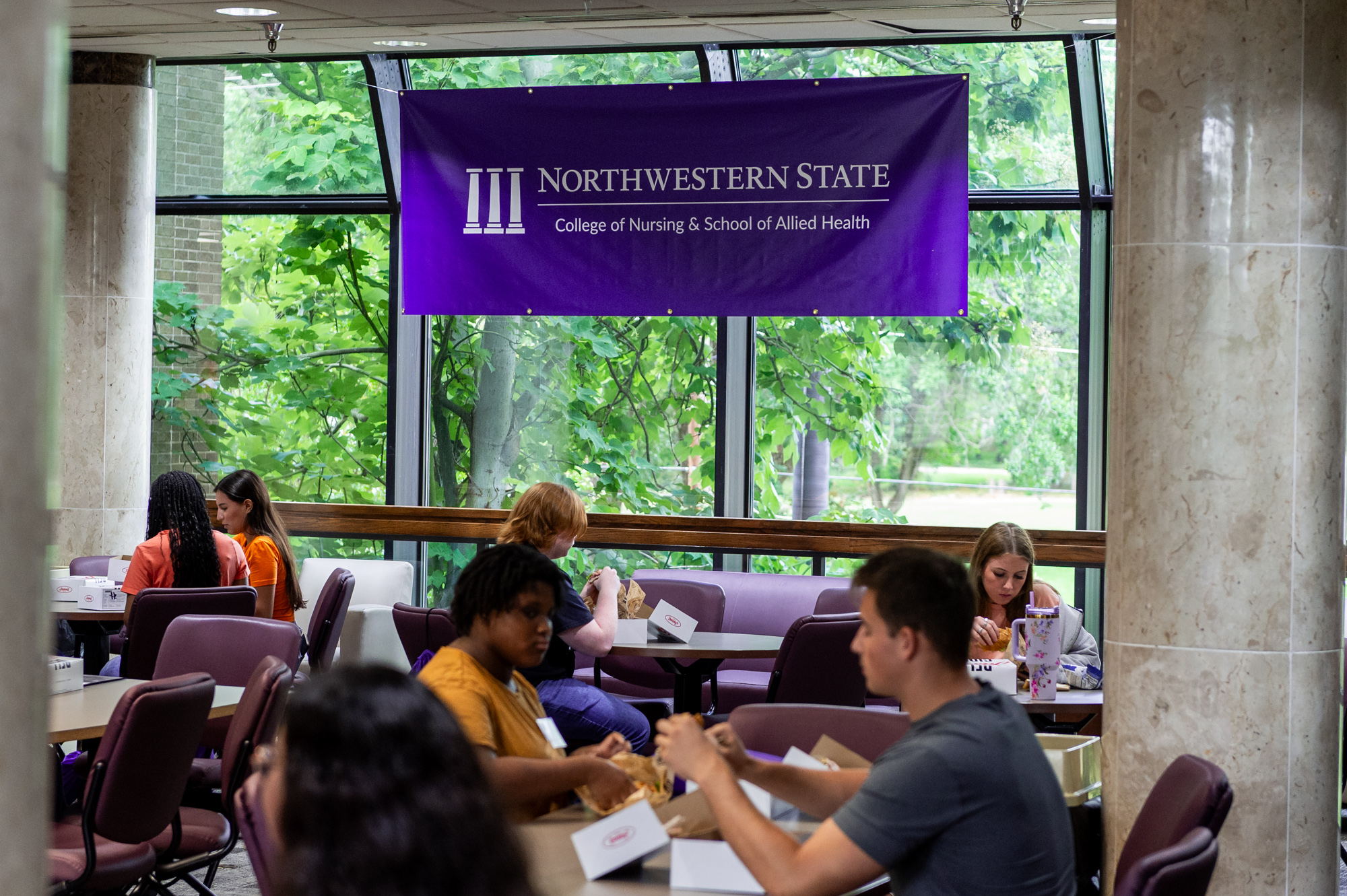 students on shreveport campus