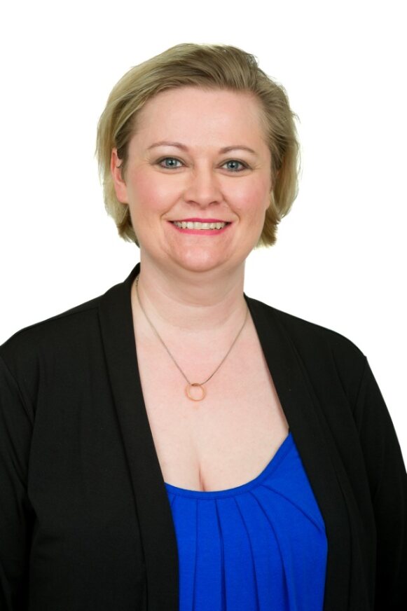 Maggie Bossier headshot clear background