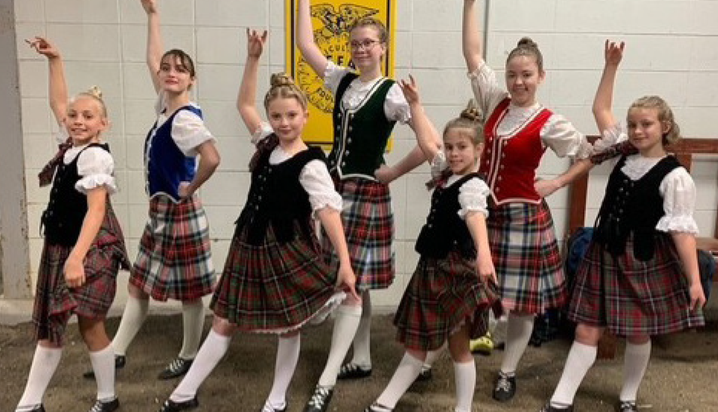 Bagpipe dancers