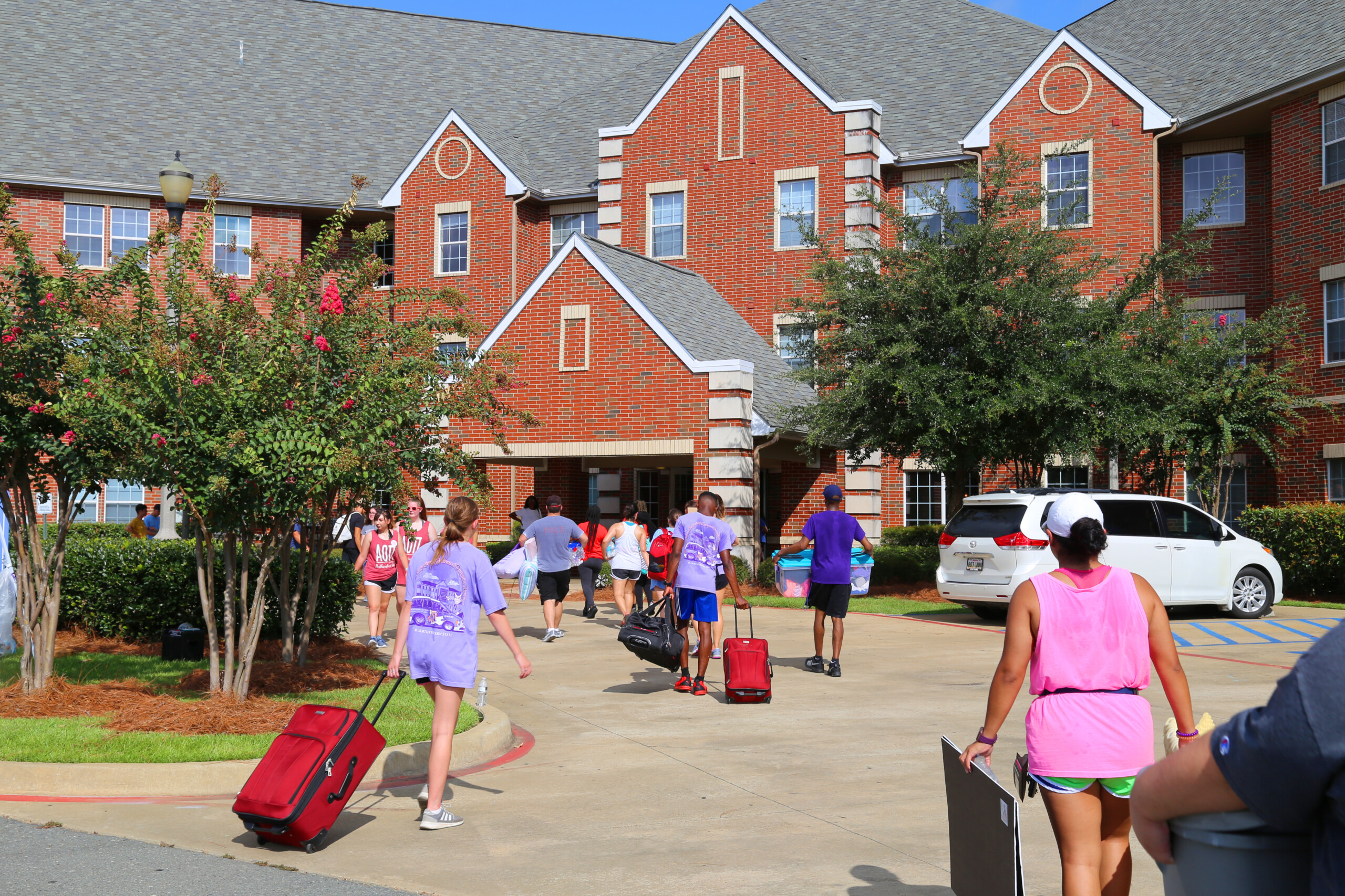 NSU students moving into campus residence halls.